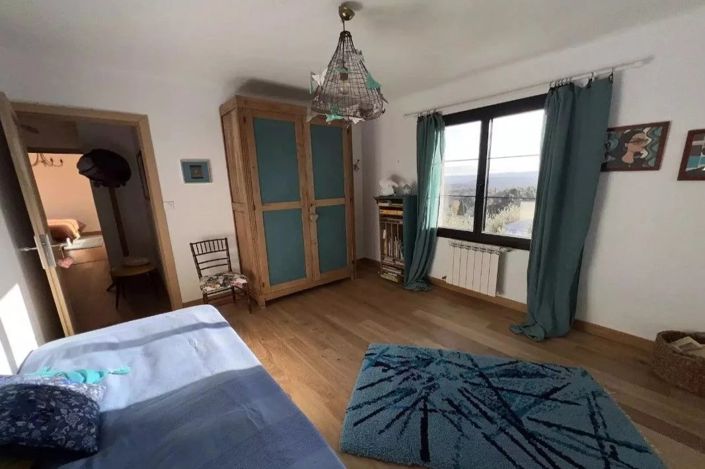 Image No.21-4 Bed House for sale