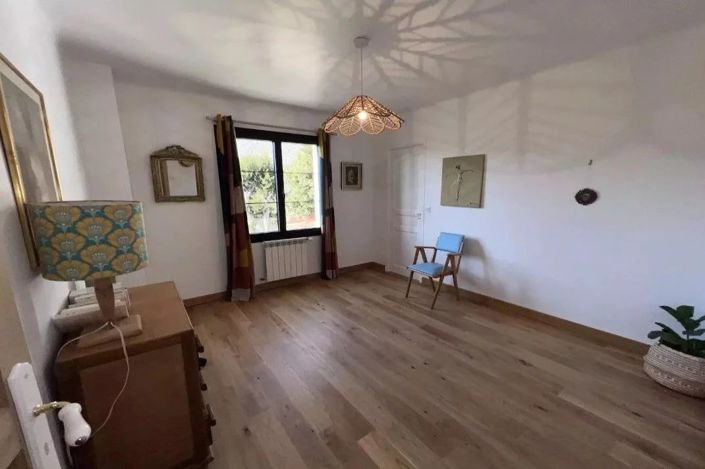 Image No.23-4 Bed House for sale