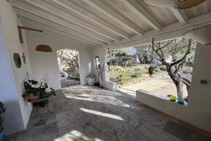 Image No.6-4 Bed House for sale