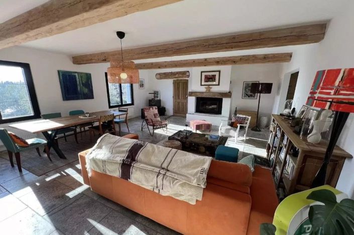 Image No.8-4 Bed House for sale