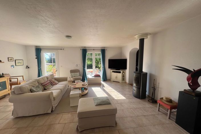 Image No.10-4 Bed House for sale