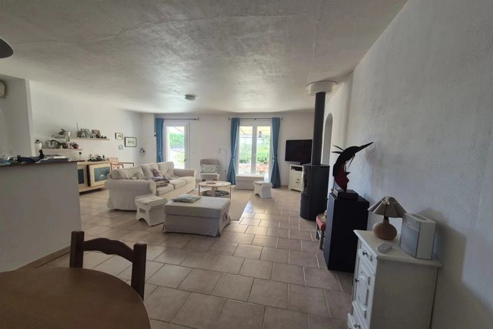 Image No.18-4 Bed House for sale
