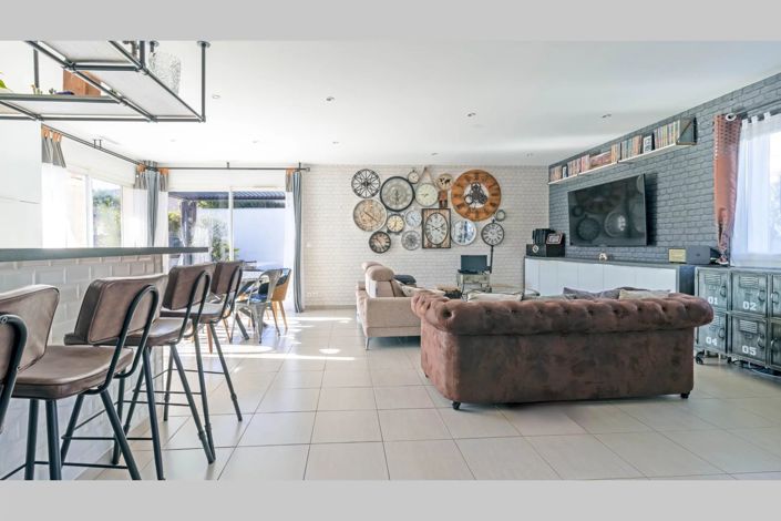 Image No.3-4 Bed House for sale
