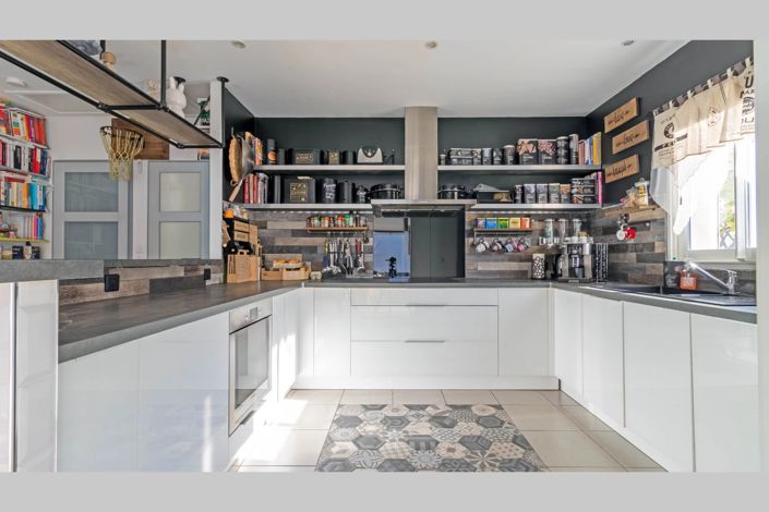 Image No.4-4 Bed House for sale