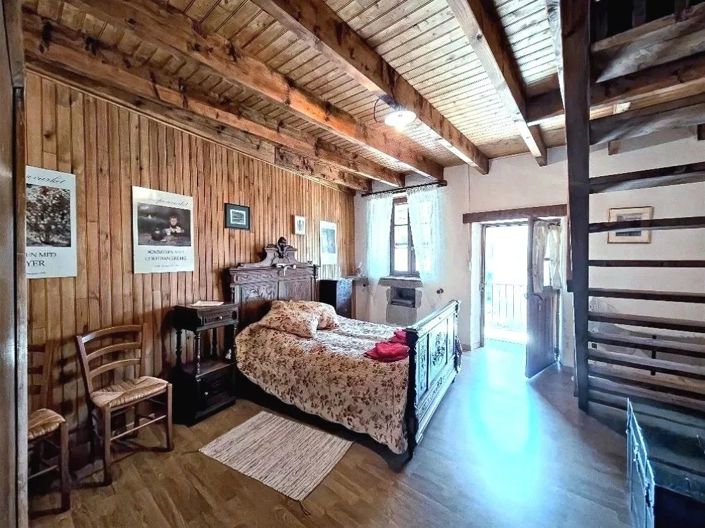 Image No.12-5 Bed House for sale