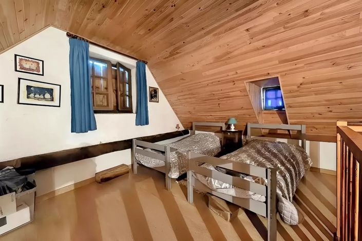 Image No.20-5 Bed House for sale