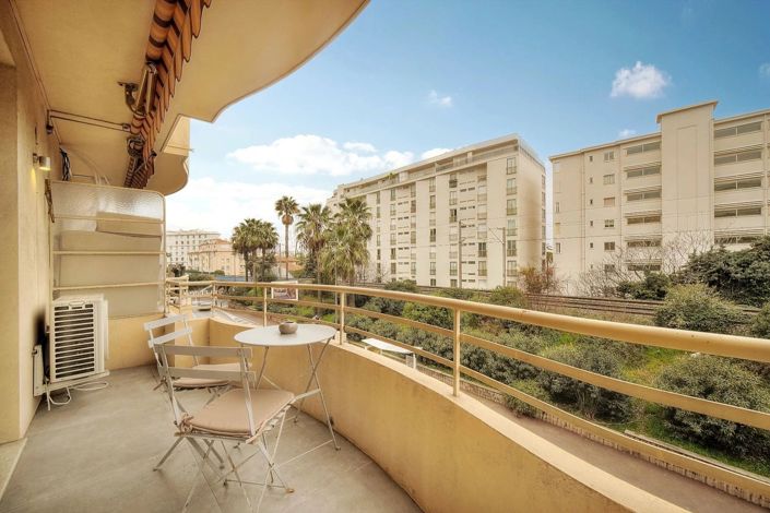 Image No.16-2 Bed Apartment for sale