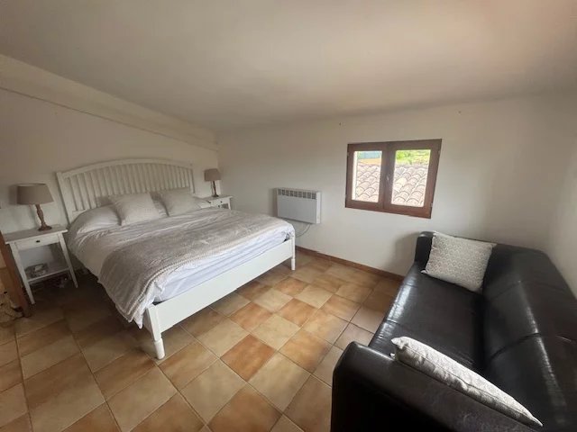 Image No.24-4 Bed House for sale
