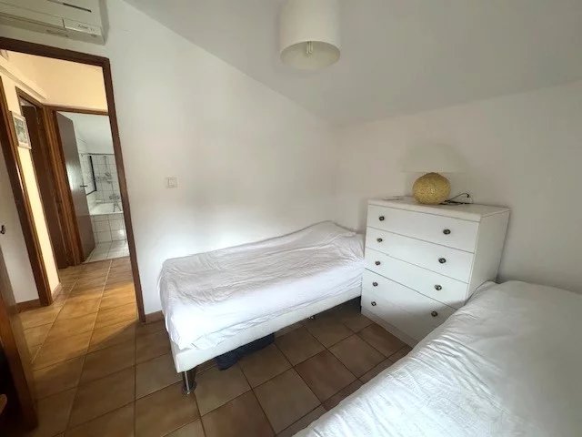 Image No.25-4 Bed House for sale
