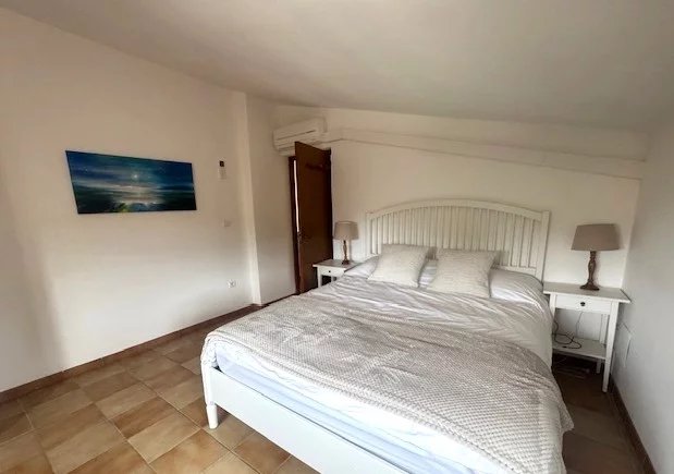 Image No.27-4 Bed House for sale