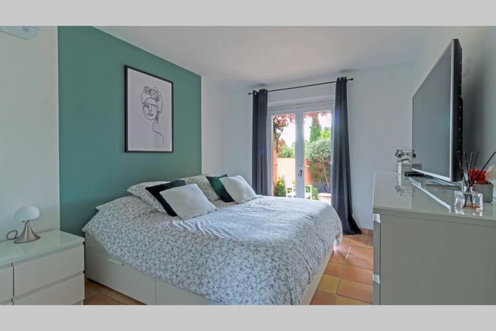 Image No.16-4 Bed House for sale