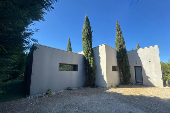 Image No.30-4 Bed House for sale
