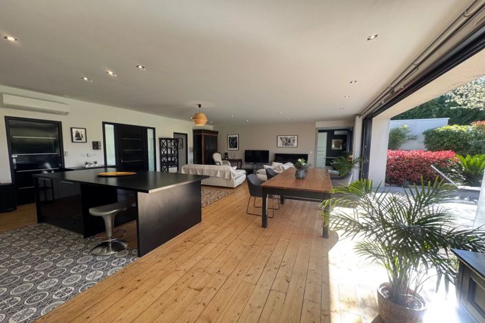 Image No.5-4 Bed House for sale