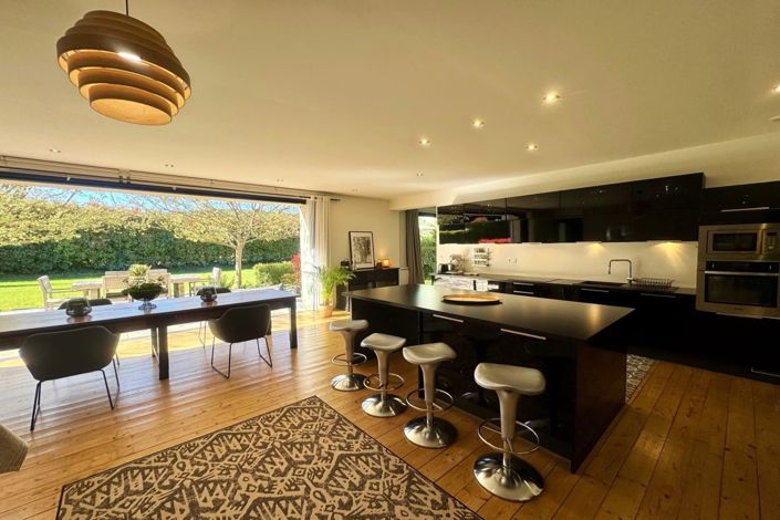 Image No.6-4 Bed House for sale