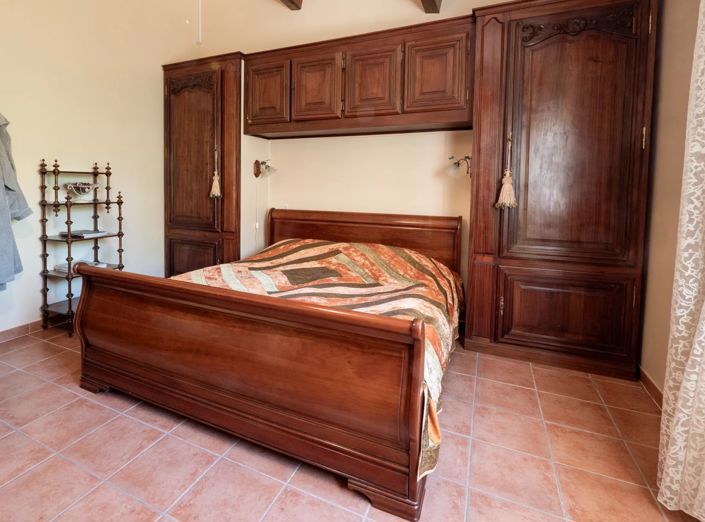 Image No.16-5 Bed House for sale