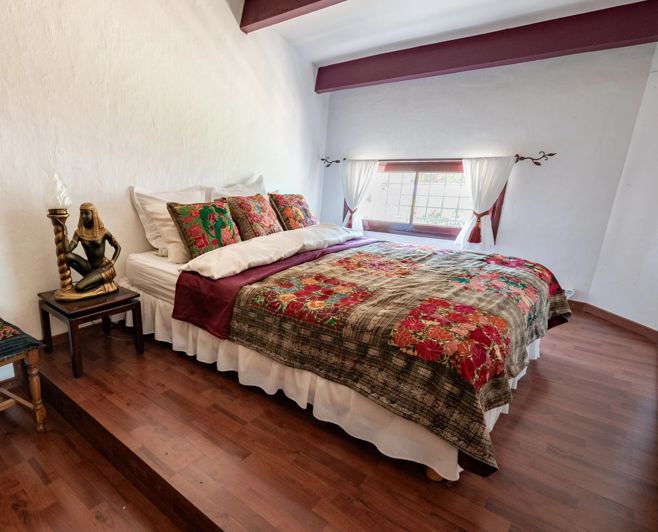 Image No.20-5 Bed House for sale