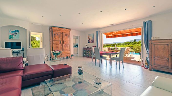 Image No.2-4 Bed Villa for sale