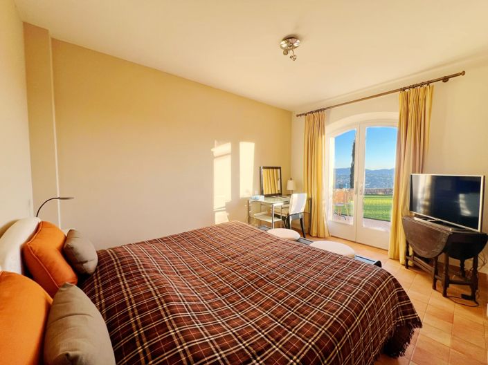 Image No.10-4 Bed House for sale