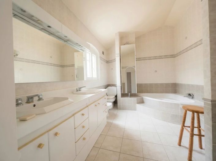Image No.11-4 Bed House for sale