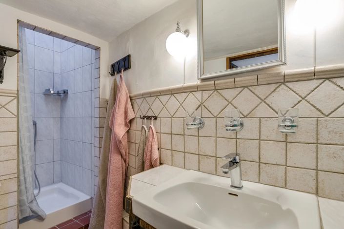 Image No.18-1 Bed House for sale