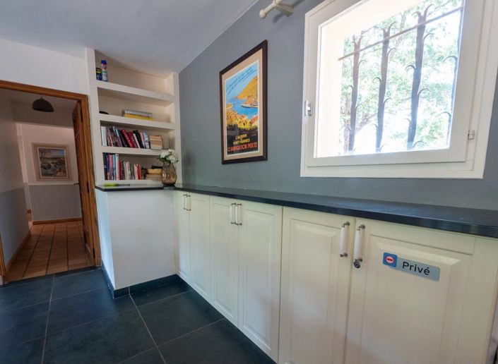 Image No.18-5 Bed House for sale