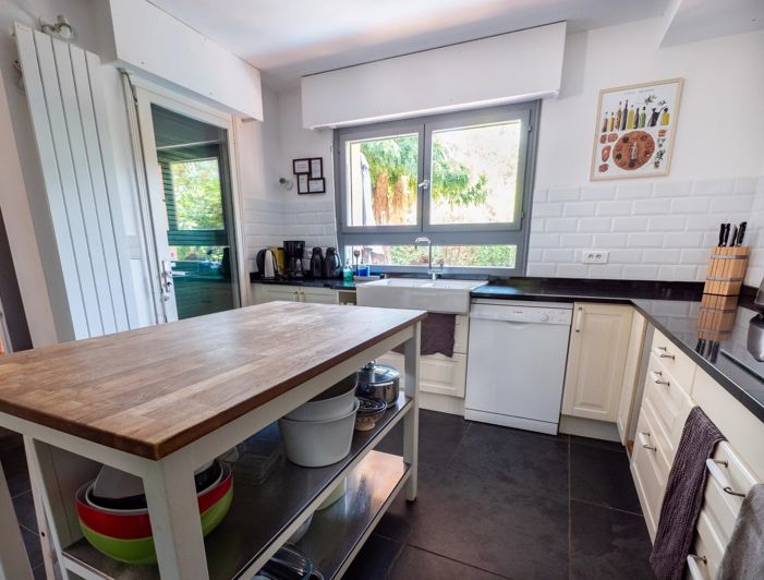 Image No.25-5 Bed House for sale
