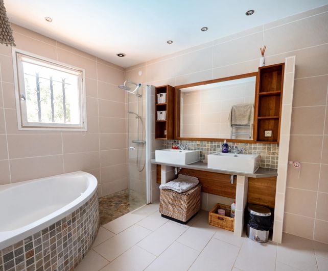 Image No.29-5 Bed House for sale