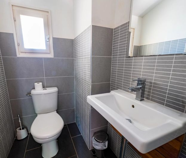 Image No.30-5 Bed House for sale