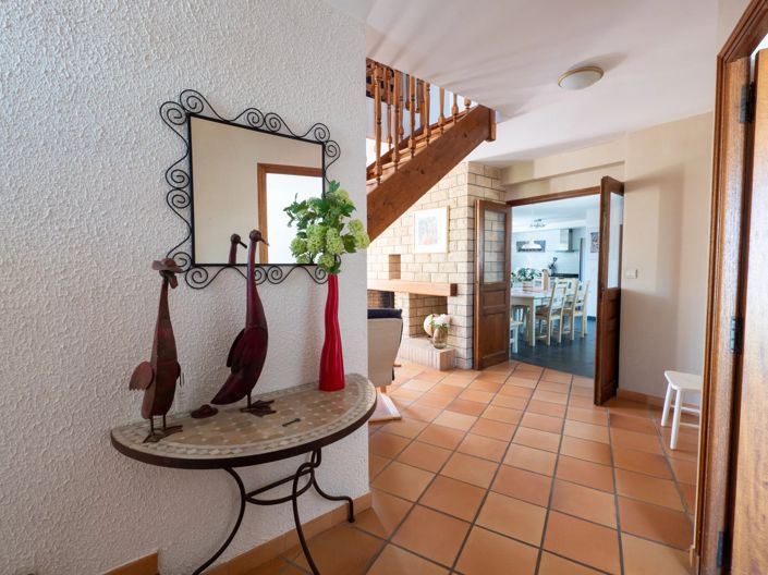 Image No.4-5 Bed House for sale