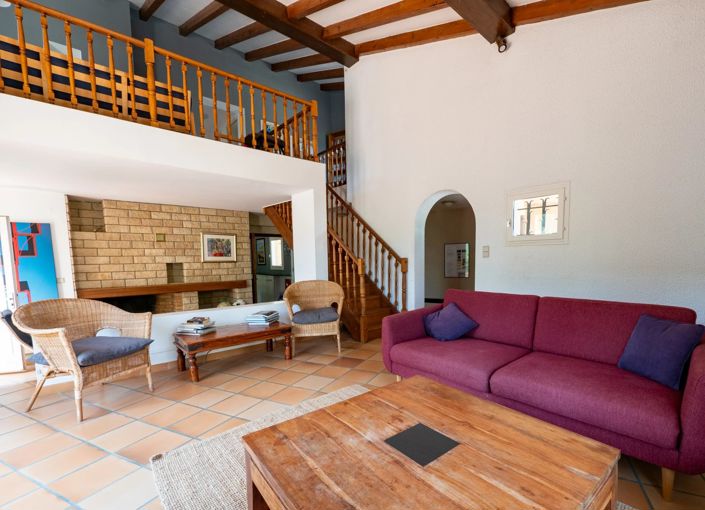 Image No.6-5 Bed House for sale