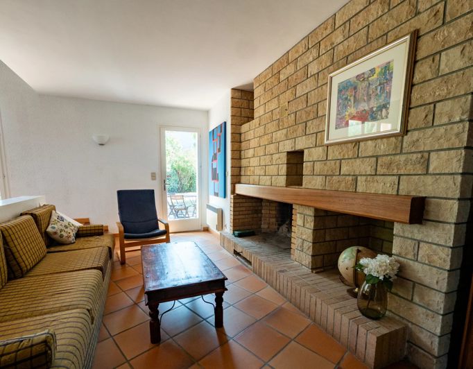 Image No.8-5 Bed House for sale