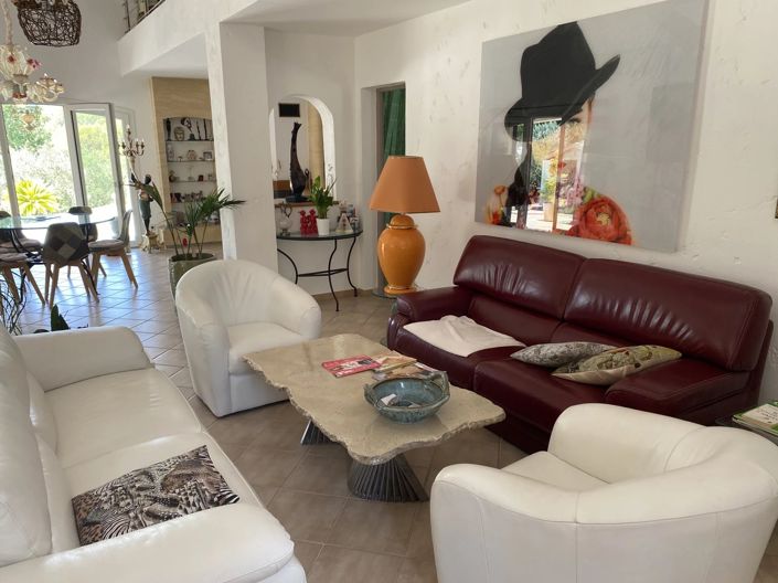 Image No.10-4 Bed Villa for sale
