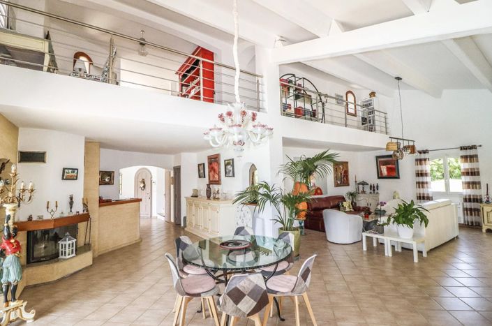 Image No.6-4 Bed Villa for sale
