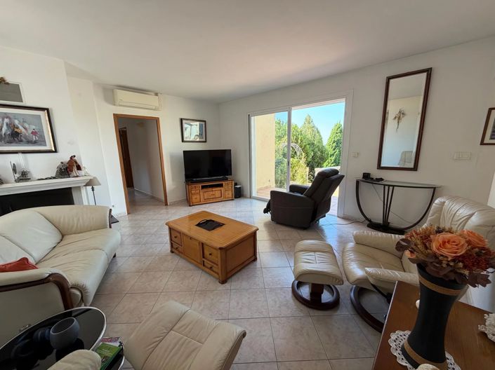 Image No.16-3 Bed House for sale