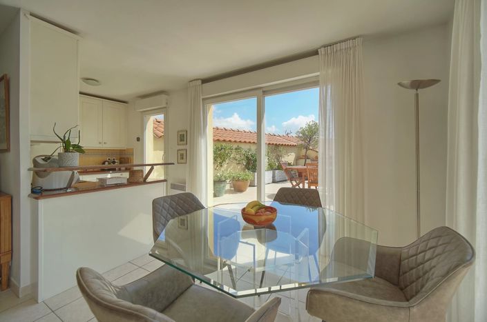 Image No.11-2 Bed Apartment for sale