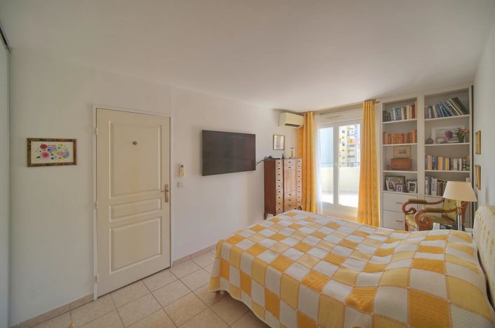Image No.15-2 Bed Apartment for sale