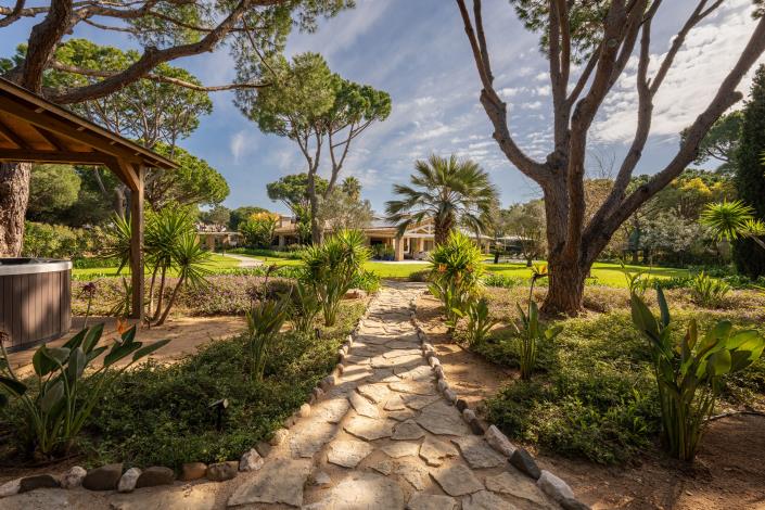 Image No.3-4 Bed House/Villa for sale