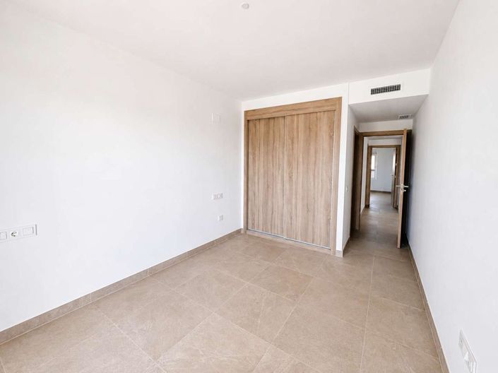 Image No.11-2 Bed Property for sale