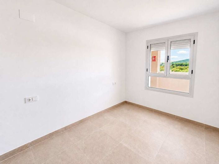 Image No.14-2 Bed Property for sale