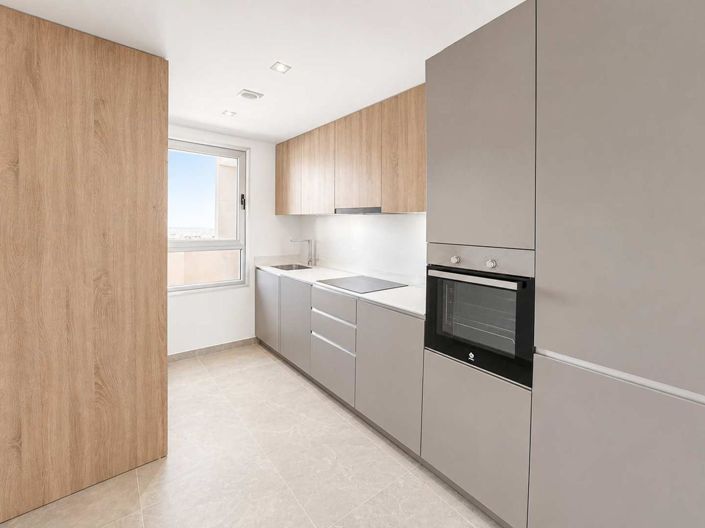 Image No.17-2 Bed Property for sale