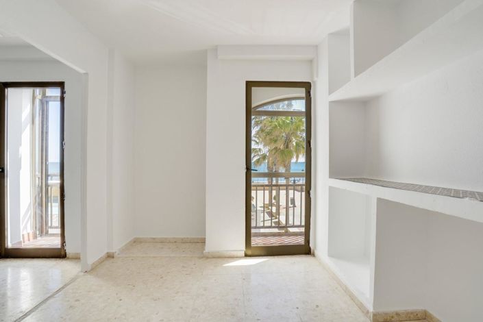 Image No.11-4 Bed Property for sale