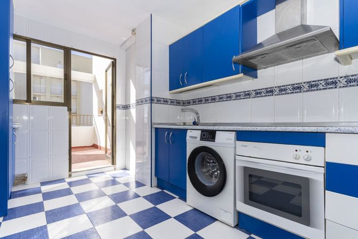 Image No.20-4 Bed Property for sale
