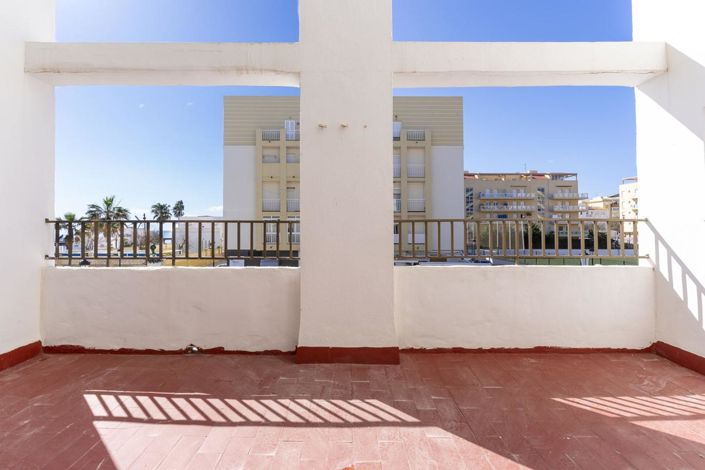 Image No.24-4 Bed Property for sale