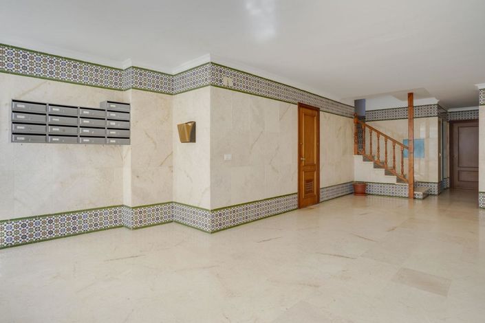 Image No.38-4 Bed Property for sale