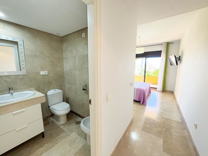 Image No.18-2 Bed Property for sale