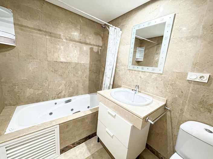 Image No.19-2 Bed Property for sale