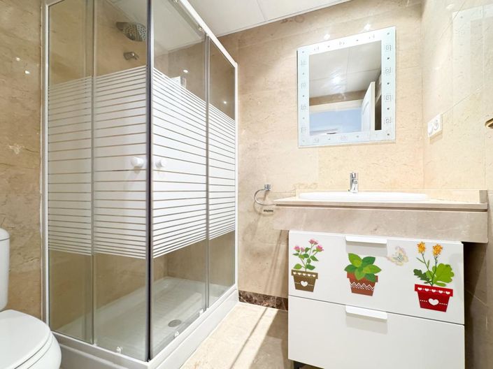 Image No.22-2 Bed Property for sale
