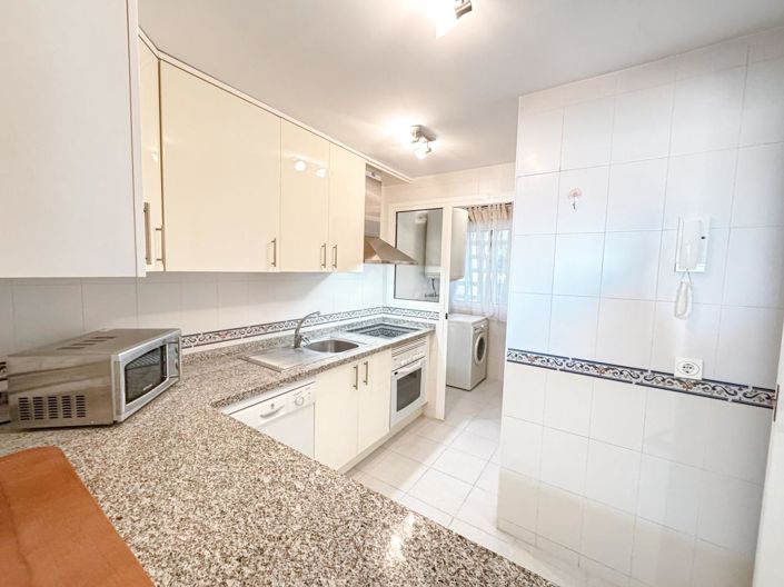 Image No.27-2 Bed Property for sale