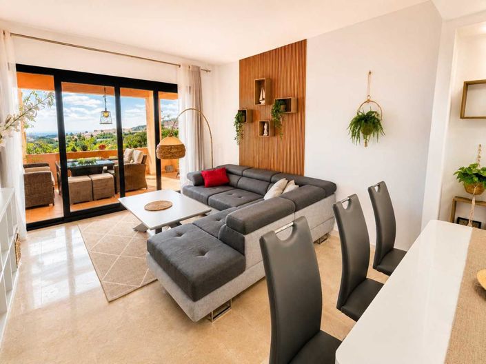 Image No.12-2 Bed Property for sale
