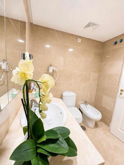 Image No.22-2 Bed Property for sale